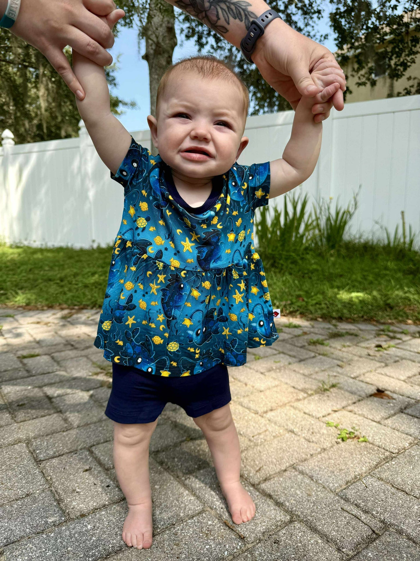 RTS PLAY Short sleeve peplum / bikers: Light Up the Dark